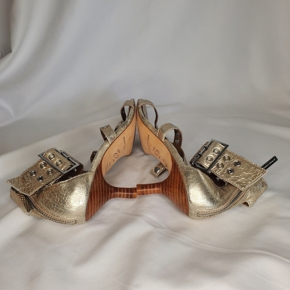 Donald J Pliner NWOT Mali-V2 peep toe Metallic Brush Off Grommet Heels sz 7M - Picture 9 of 10